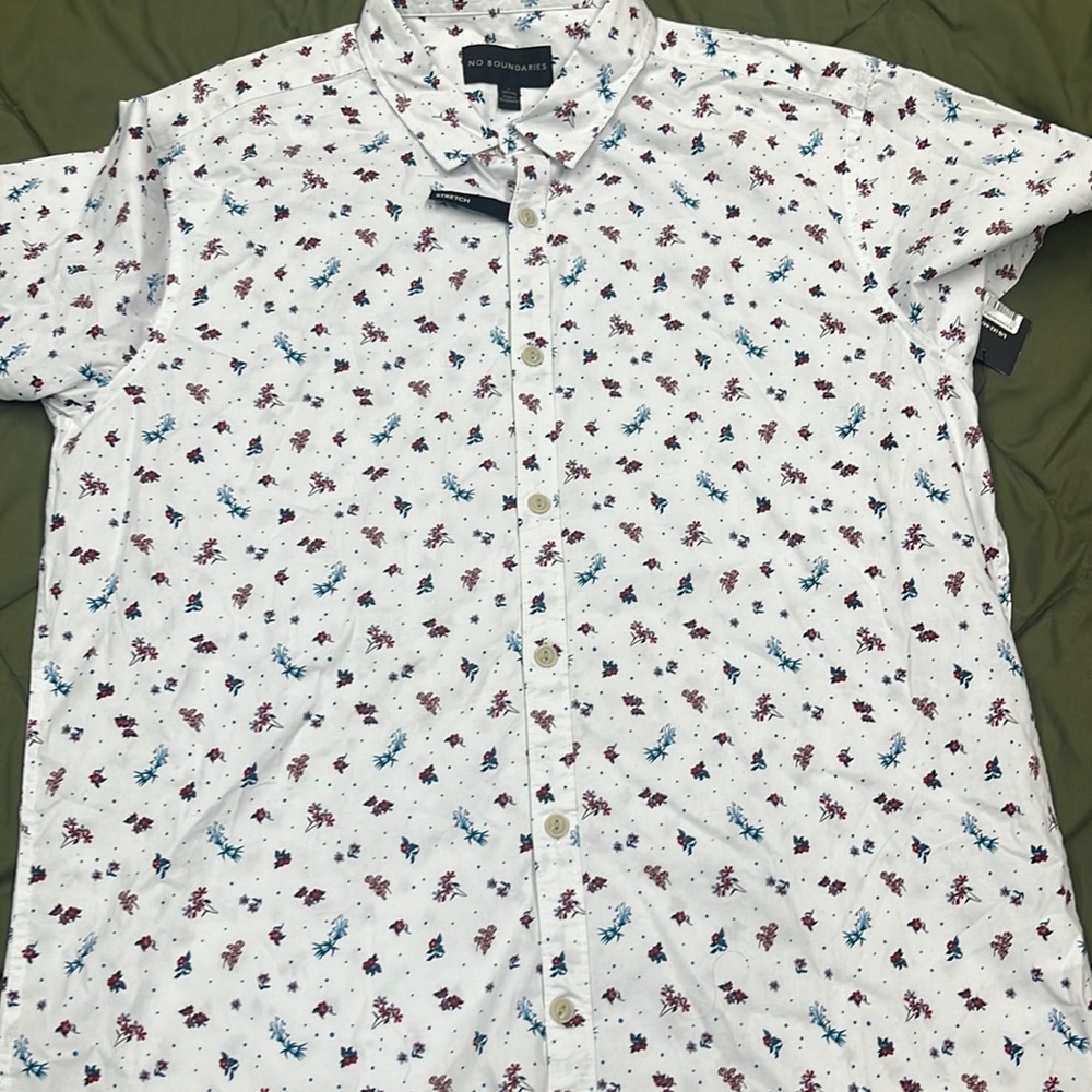 Short sleeve button down no boundaries shirt